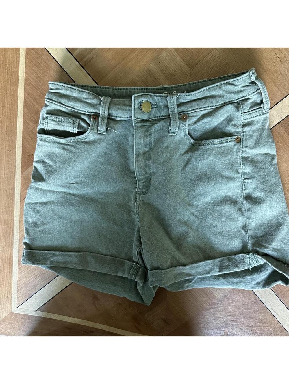 High waisted green denim shorts size 4 summer cottagecore boho granola